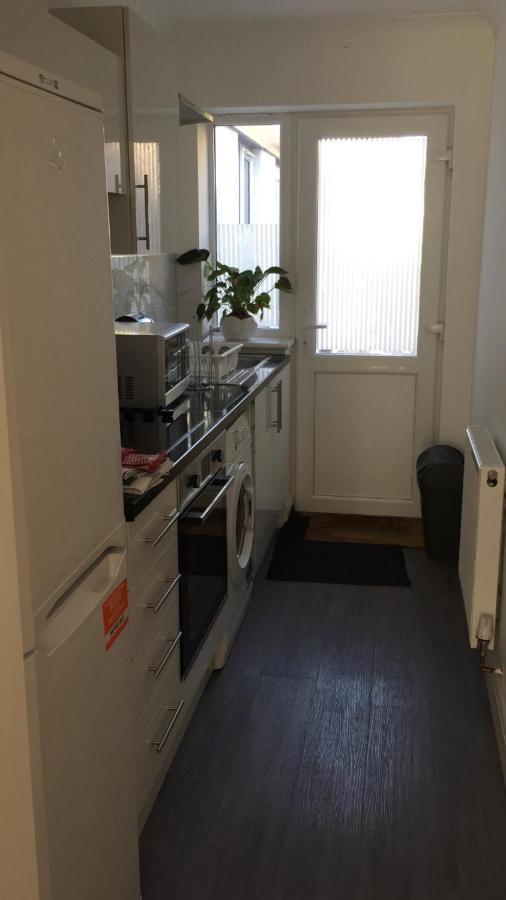 Quiet Studio By Lloyd Park Apartment South Norwood Exterior photo
